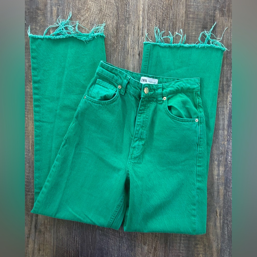 Zara Solid Color Full Leangth Wide Leg Jeans in green size 0